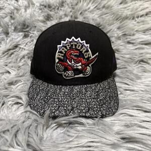 Toronto Raptors 9FIFTY Hardwood Classics Hat Black Snapback Retro Logo Men’s